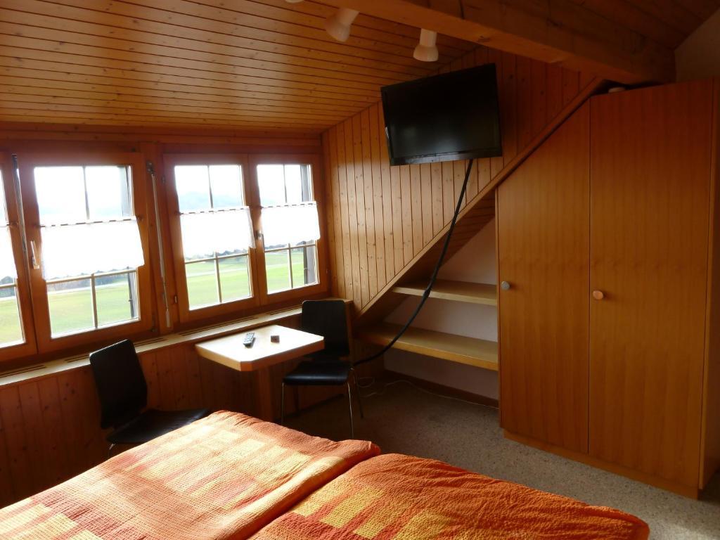 Alpenblick Ferenberg Bern Hotel Stettlen Room photo